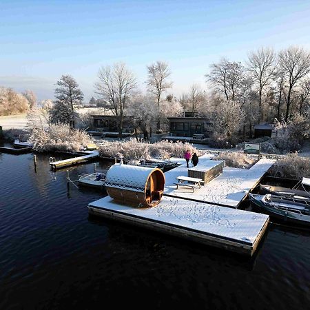 Pean-Buiten Waterlodges Nes  Екстериор снимка