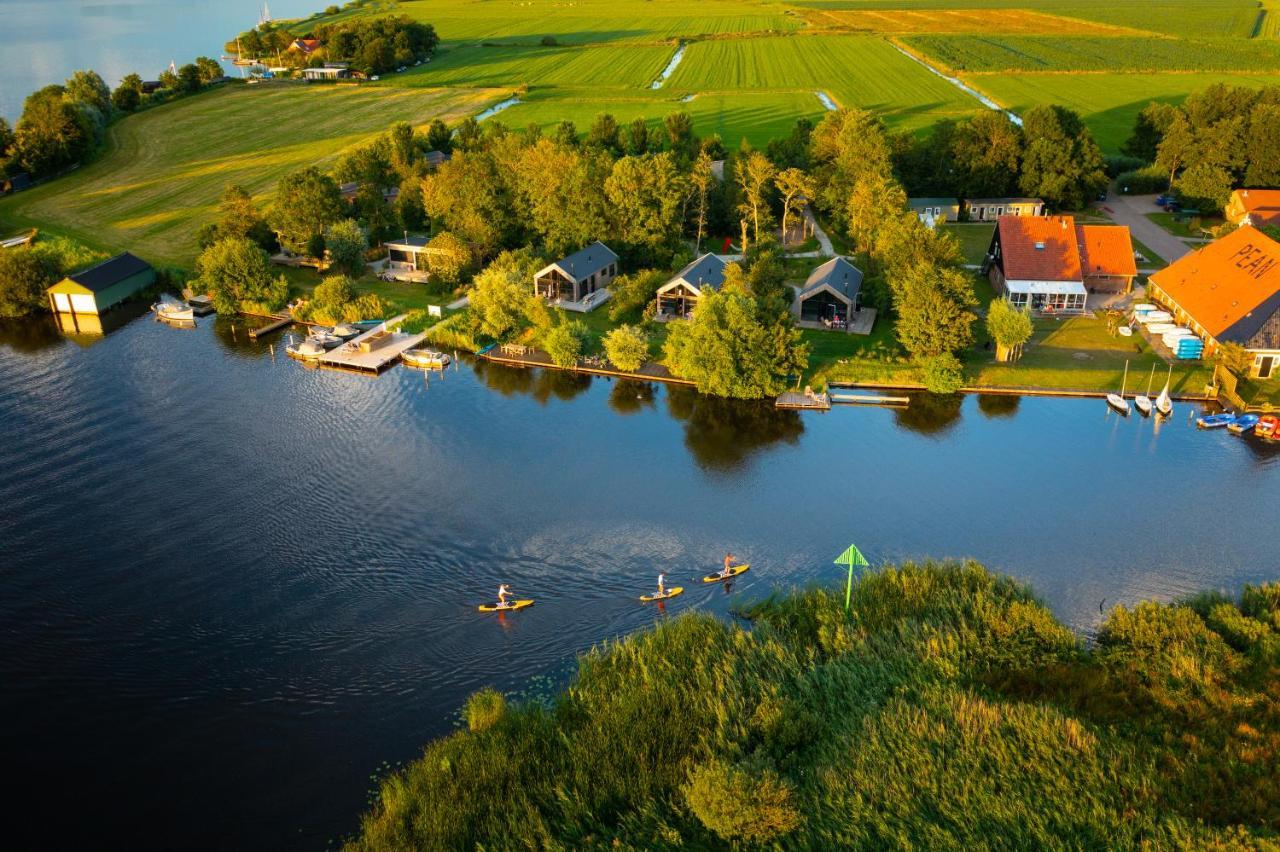 Pean-Buiten Waterlodges Nes  Екстериор снимка