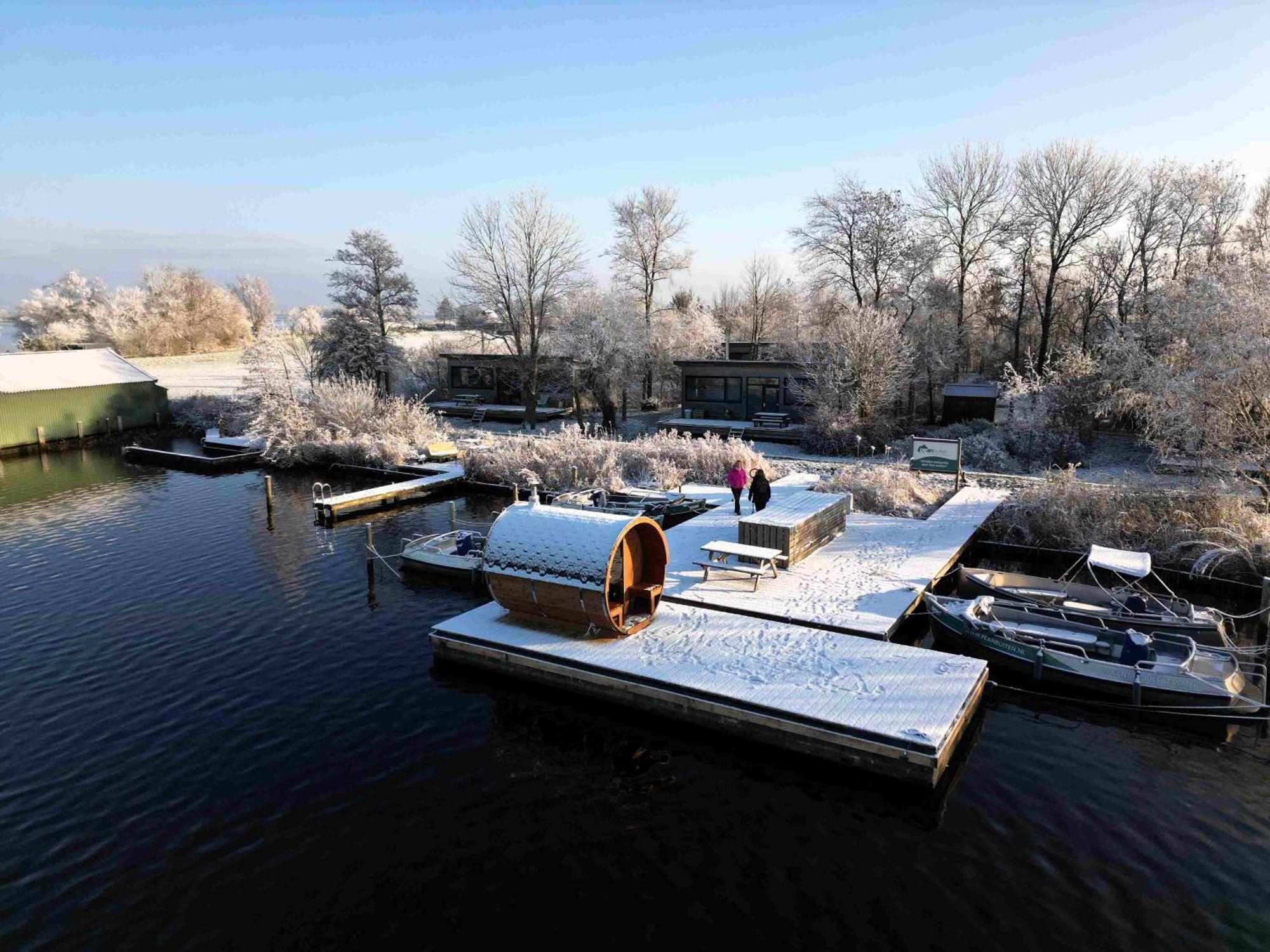 Pean-Buiten Waterlodges Nes  Екстериор снимка