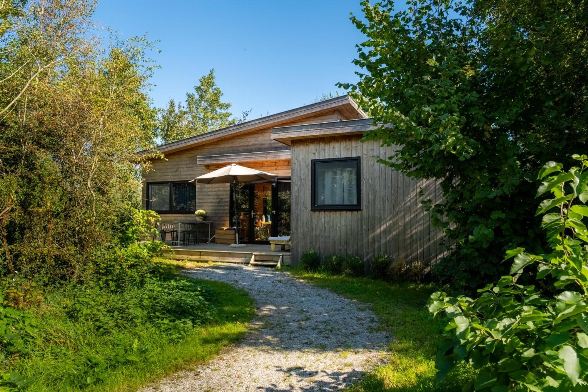 Pean-Buiten Waterlodges Nes  Екстериор снимка