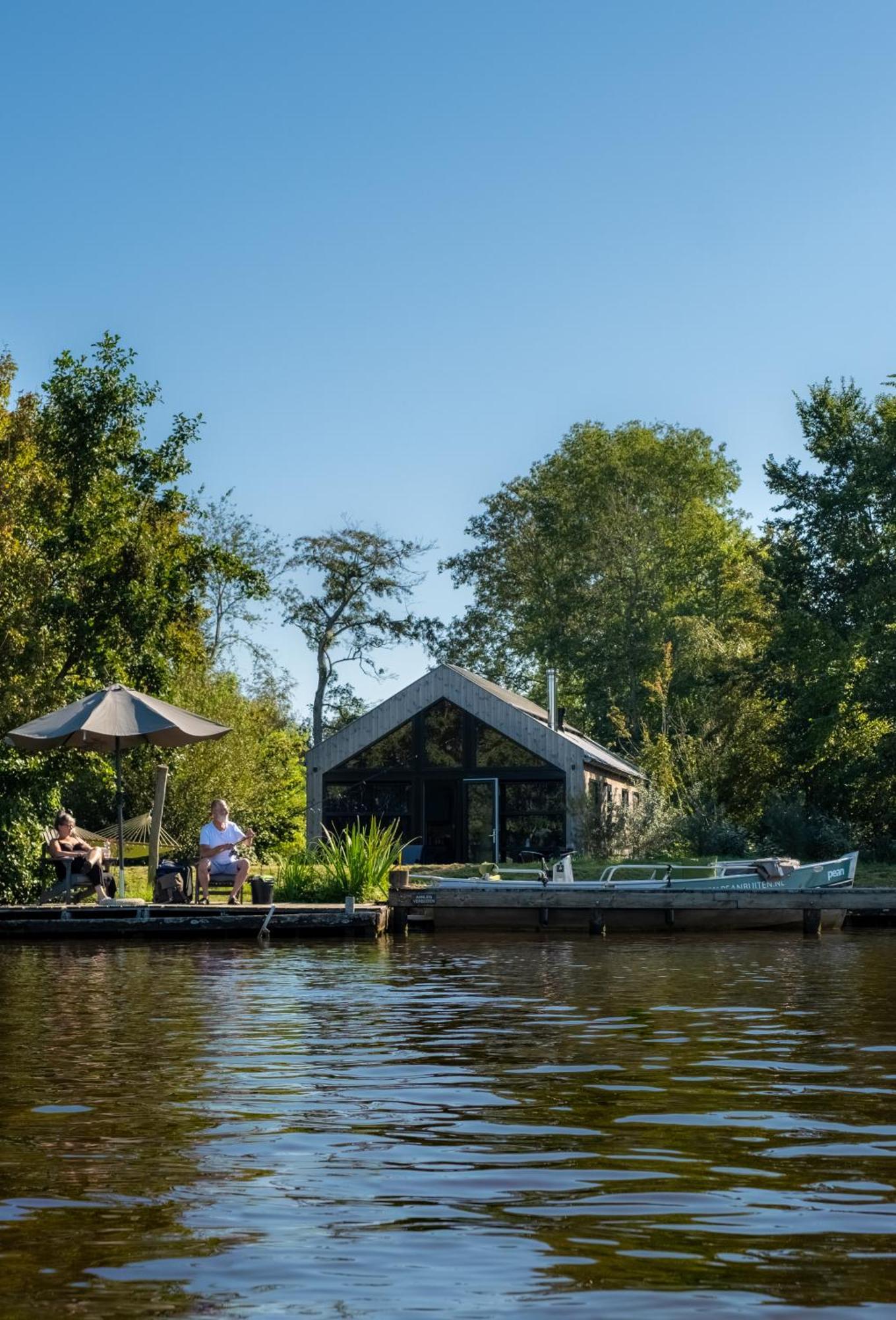 Pean-Buiten Waterlodges Nes  Екстериор снимка